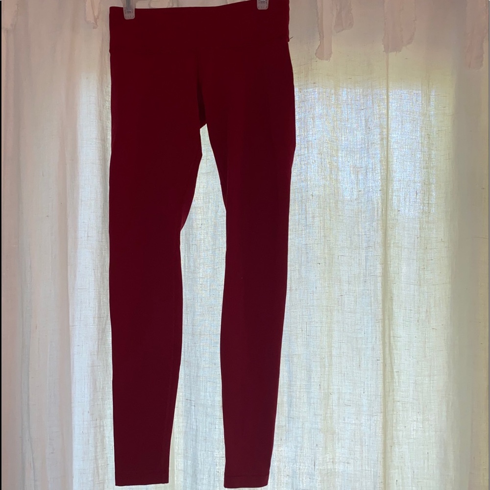 Red Lululemon leggings!♥️♥️